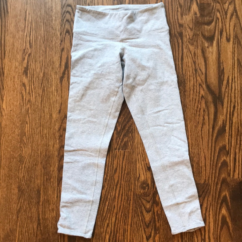 LULULEMON light heathered grey 7/8 leggings SIZE 4